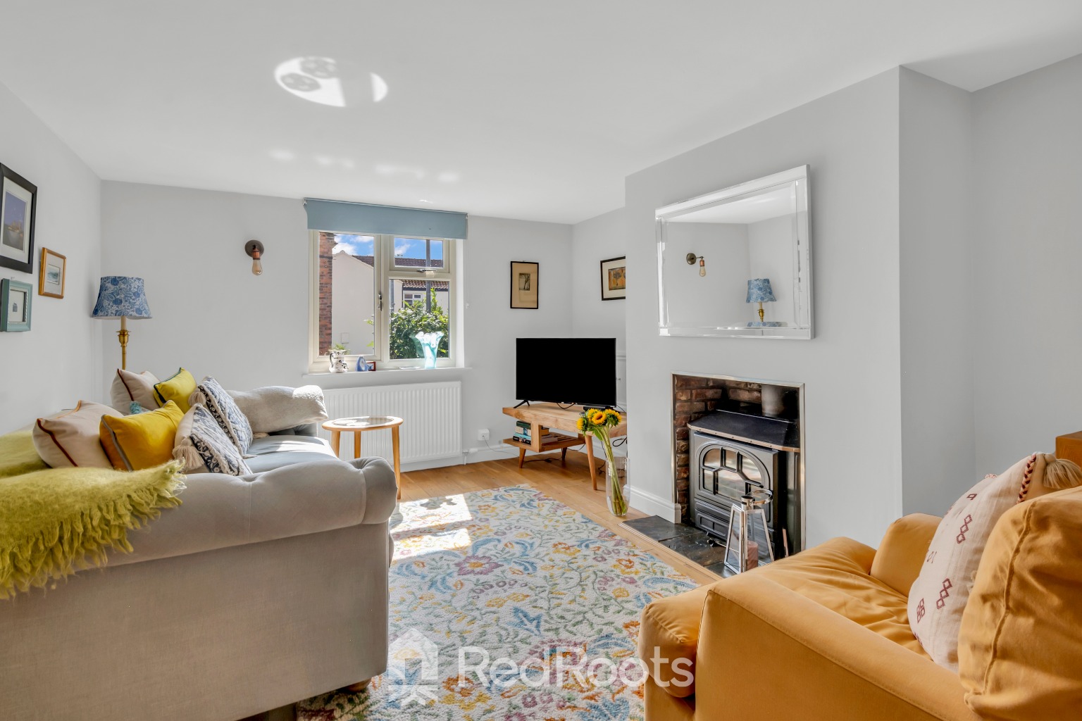 2 bed detached house for sale in Sandbeds Lane, Westwoodside, Doncaster, Lincolnshire, DN9 - Property Image 3