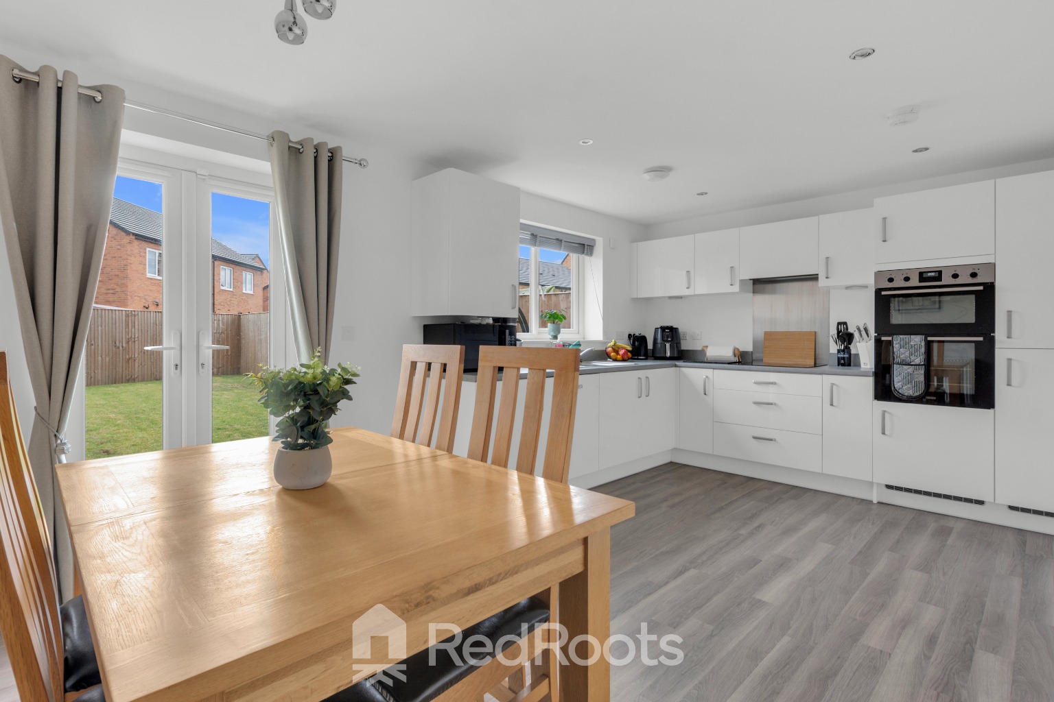 4 bed semi-detached house for sale in Riverside Lane, Doncaster, DN2  - Property Image 2