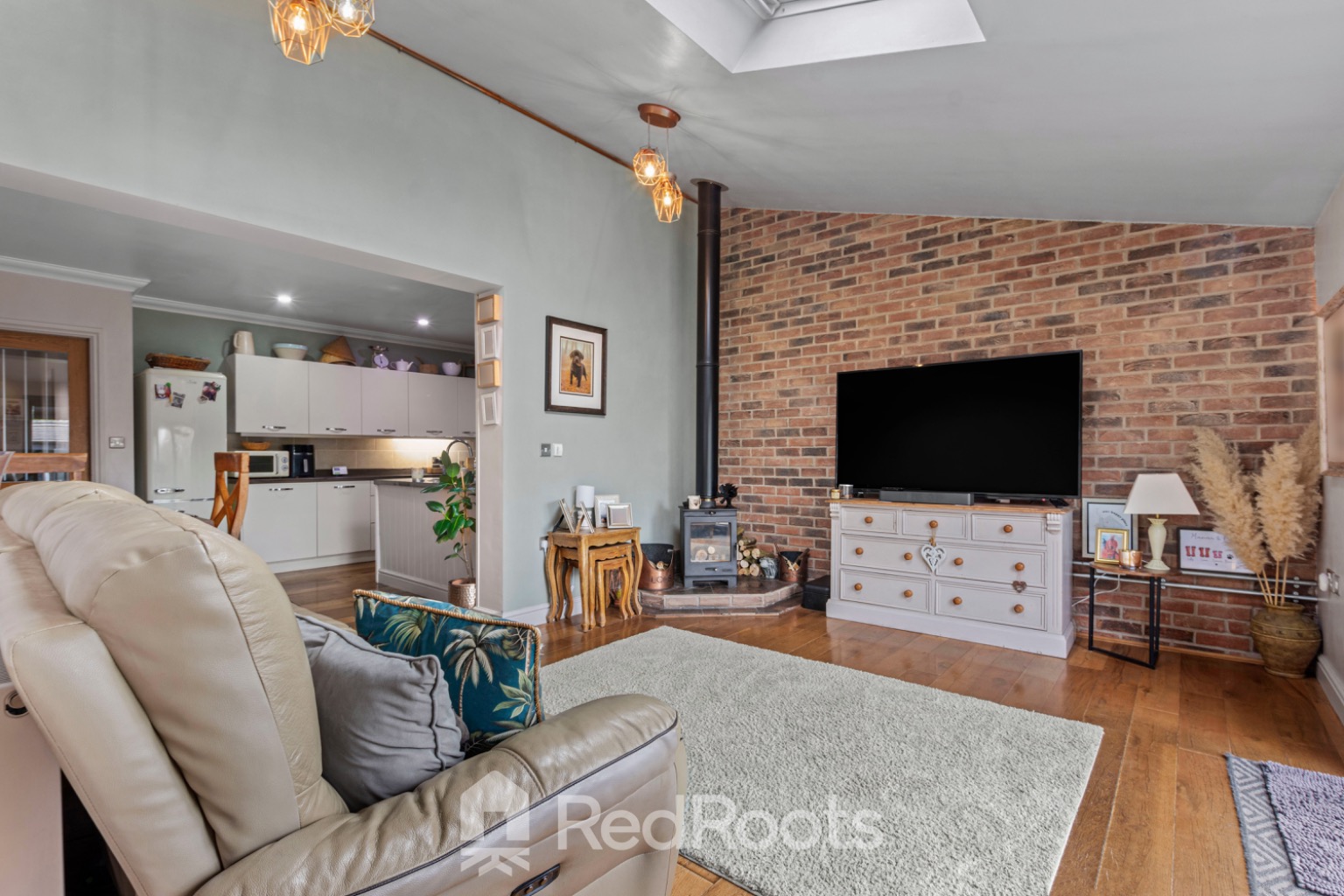 4 bed semi-detached house for sale in Scawthorpe Avenue, Doncaster, South Yorkshire, DN5 - Property Image 5