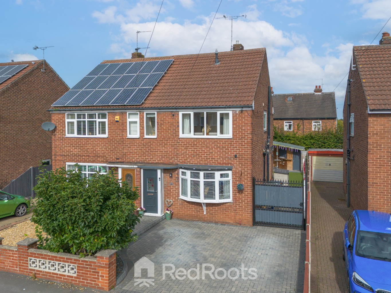 3 bed semi-detached house for sale in Windsor Walk, Doncaster, DN5 - Property Image 1