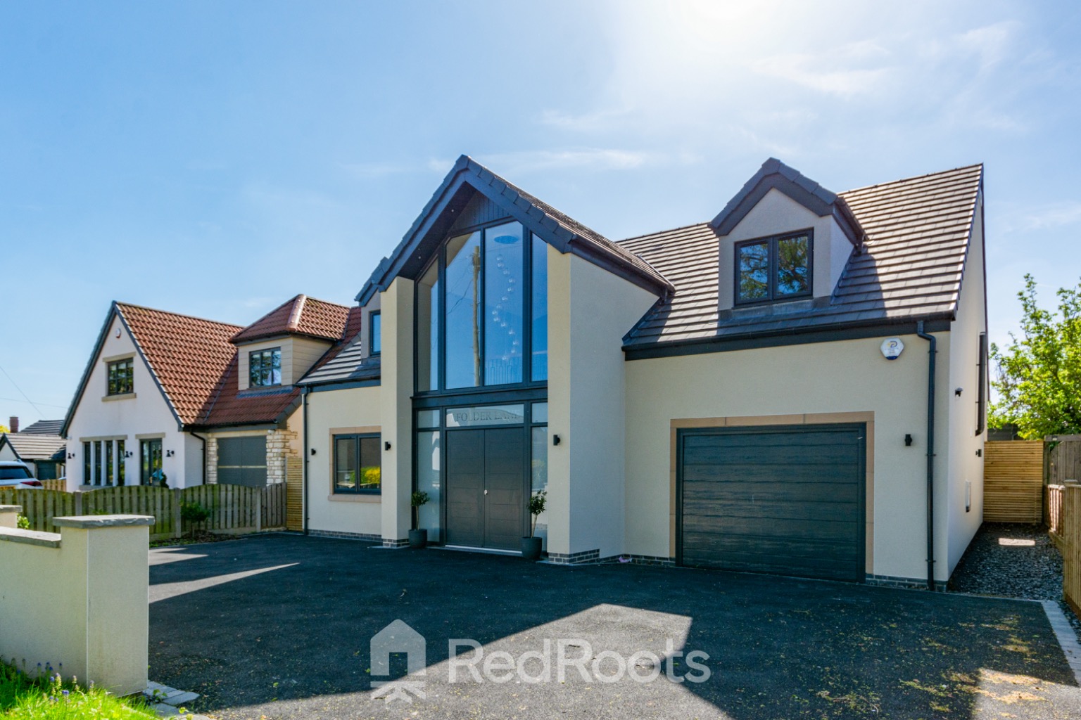 4 bed detached house for sale in Folder Lane, Sprotbrough, DN5  - Property Image 1