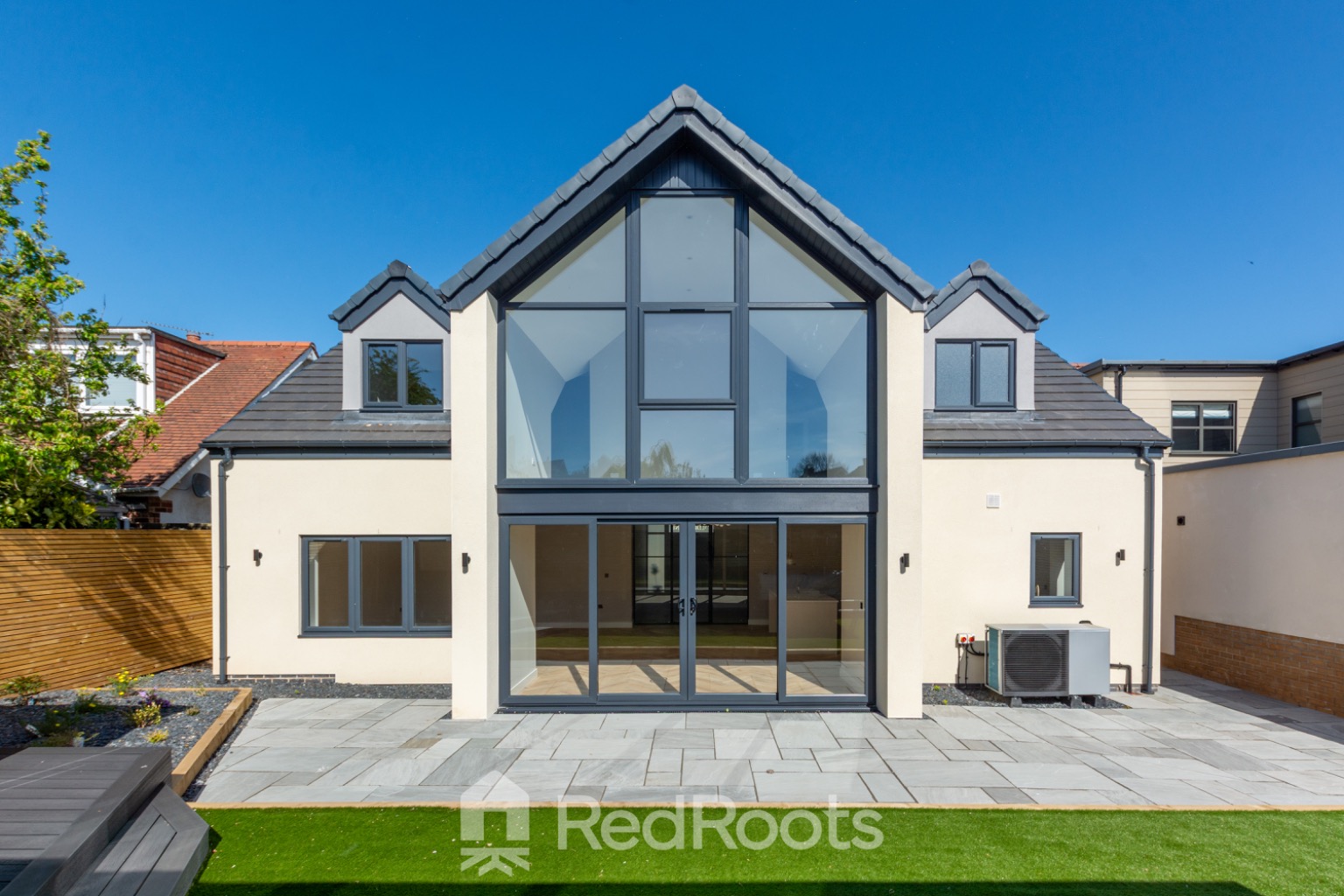 4 bed detached house for sale in Folder Lane, Sprotbrough, DN5  - Property Image 2