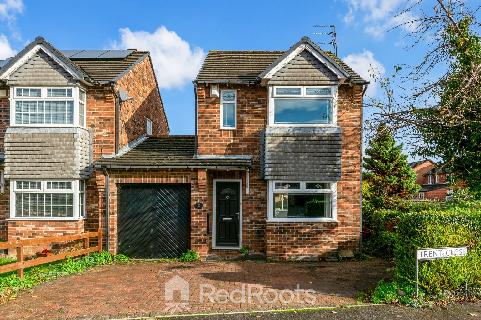 3 bed link detached house for sale in 2 Trent Close, Edlington, Doncaster, DN12  - Property Image 31