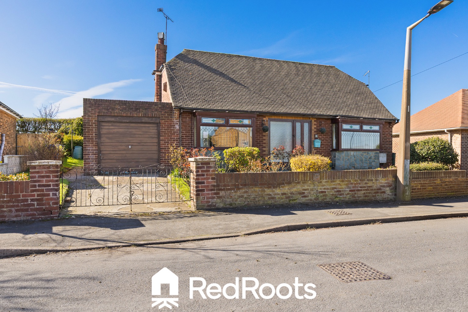 3 bed detached bungalow for sale in Thellusson Avenue, Doncaster, South Yorkshire, DN5 - Property Image 1