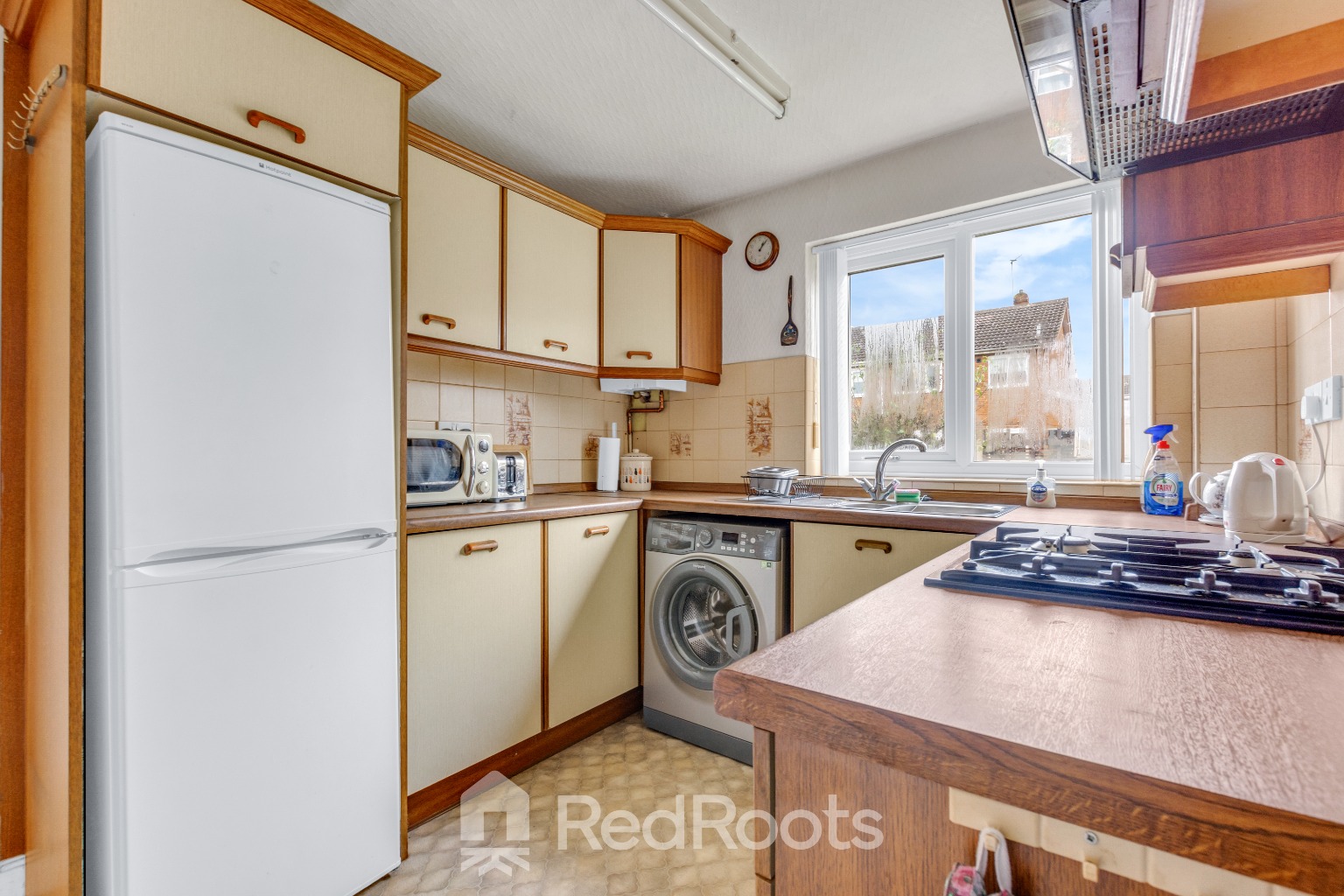 3 bed semi-detached house for sale in Hills Close, Sprotbrough, Doncaster, South Yorkshire, DN5 - Property Image 3