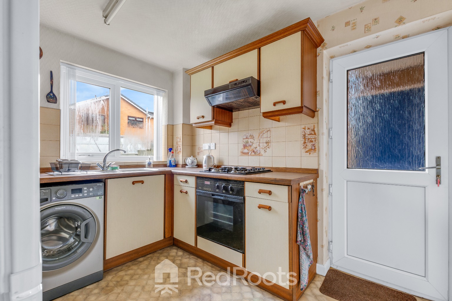 3 bed semi-detached house for sale in Hills Close, Sprotbrough, Doncaster, South Yorkshire, DN5 - Property Image 4
