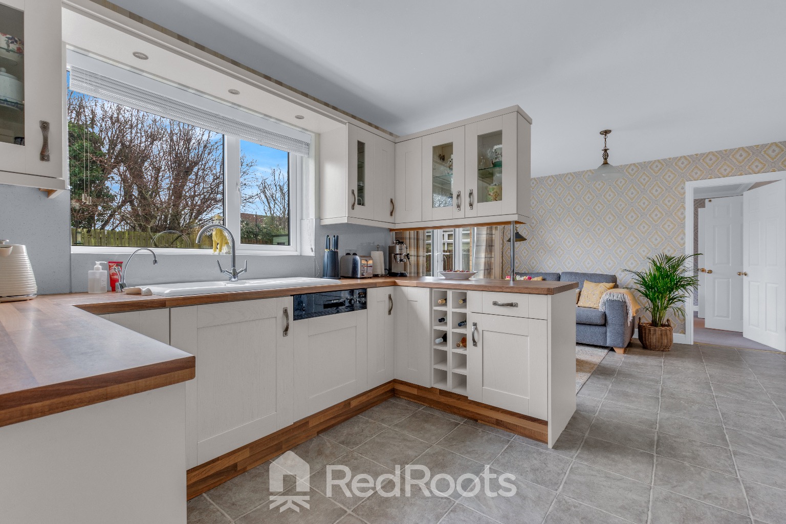 4 bed detached house for sale in Roe Croft Close, Sprotbrough, Doncaster, South Yorkshire, DN5  - Property Image 5