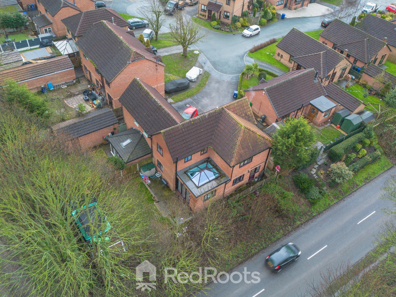 4 bed semi-detached house for sale in North End Drive, Harlington, Doncaster, DN5  - Property Image 13