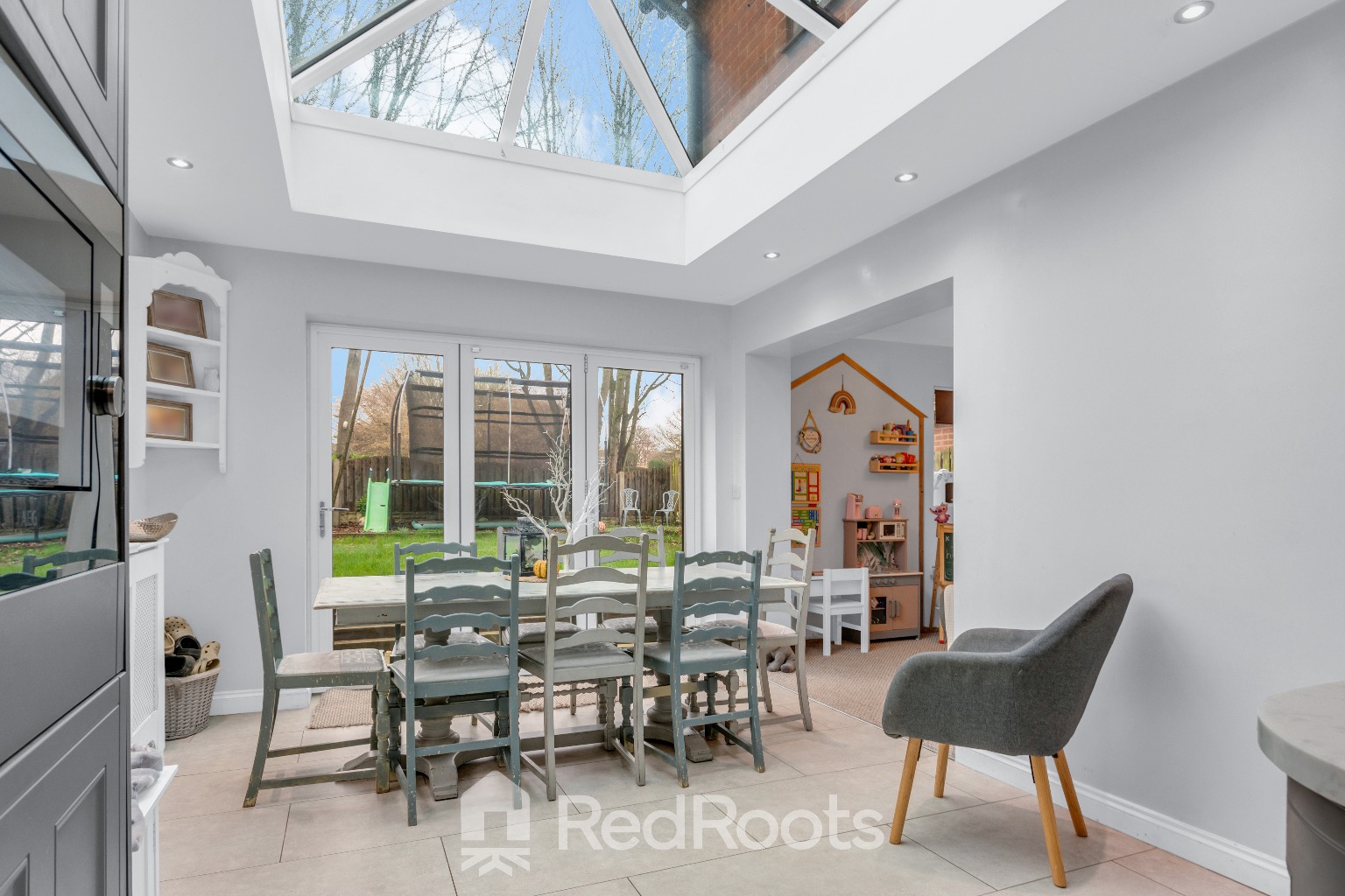 4 bed semi-detached house for sale in North End Drive, Harlington, Doncaster, DN5  - Property Image 10