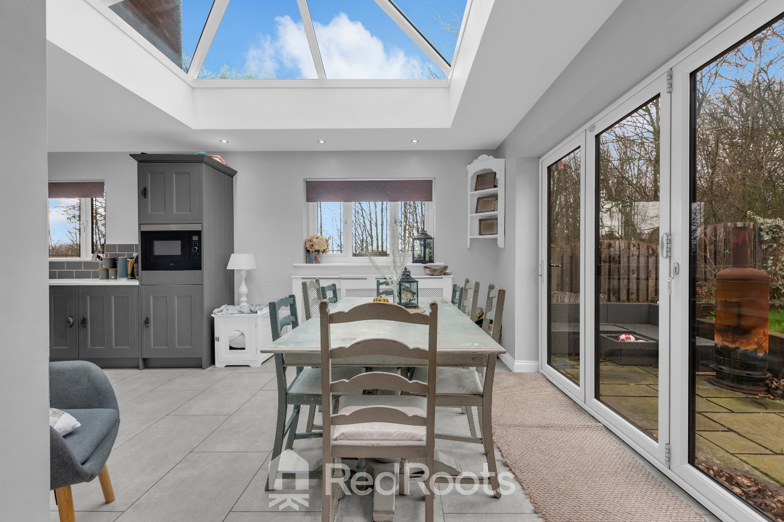4 bed semi-detached house for sale in North End Drive, Harlington, Doncaster, DN5  - Property Image 11