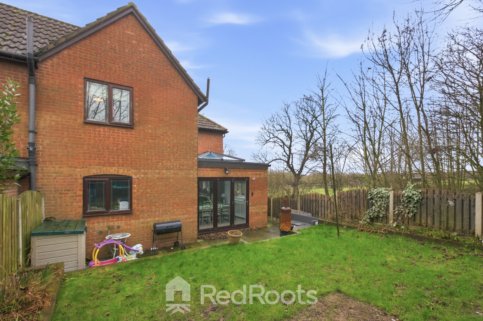 4 bed semi-detached house for sale in North End Drive, Harlington, Doncaster, DN5  - Property Image 4
