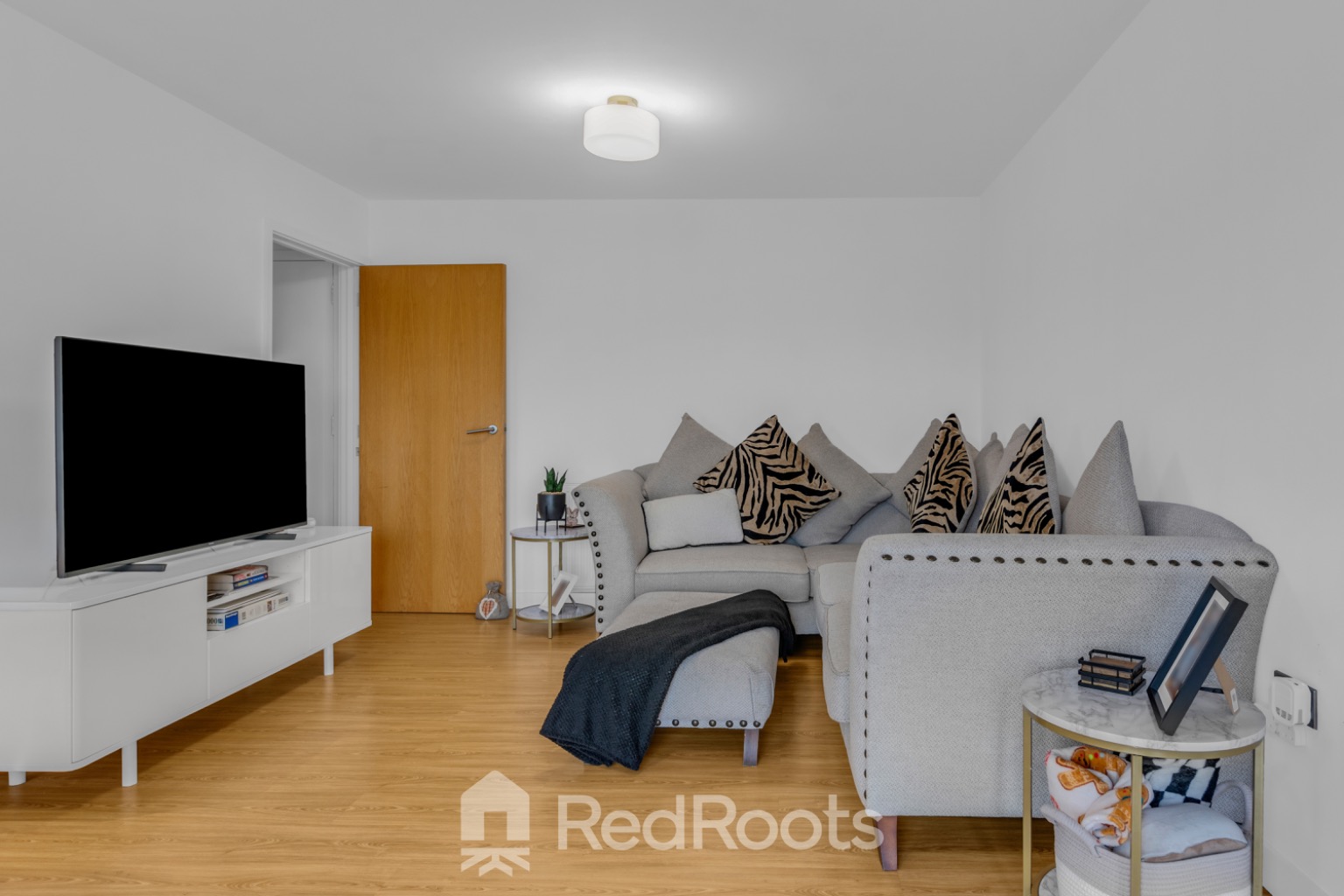 2 bed flat for sale in Stone Arches, York Road, Doncaster, South Yorkshire, DN5 - Property Image 2