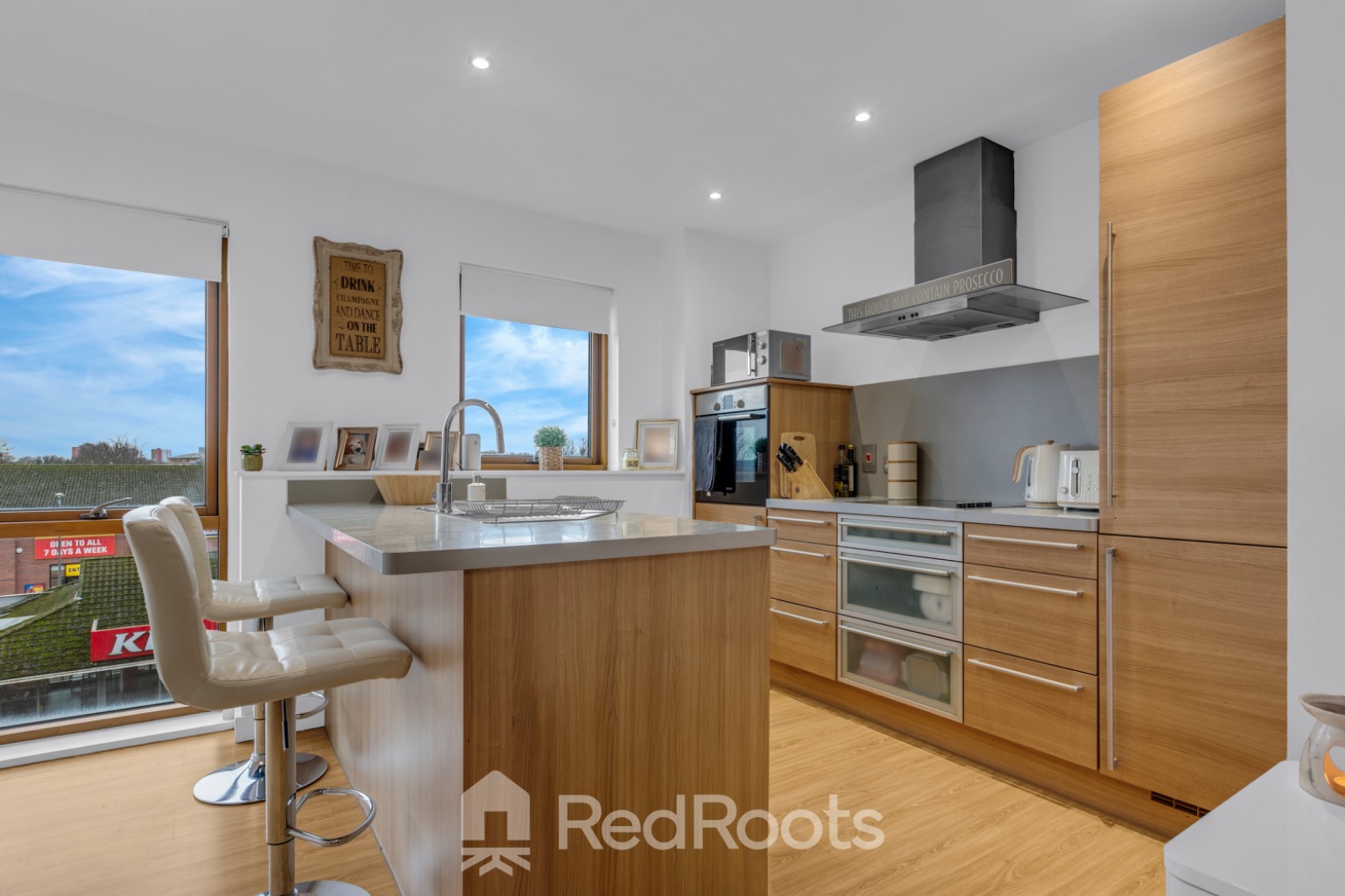 2 bed flat for sale in Stone Arches, York Road, Doncaster, South Yorkshire, DN5 - Property Image 5