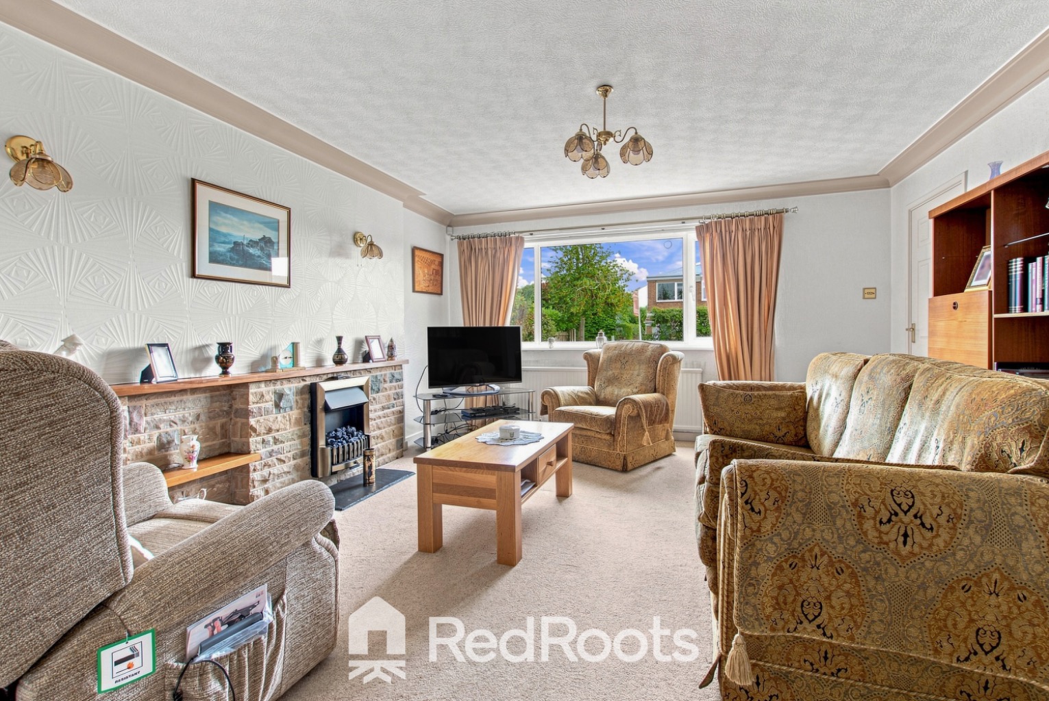 3 bed detached house for sale in Dean Close, Sprotbrough, Doncaster, South Yorkshire, DN5 - Property Image 2