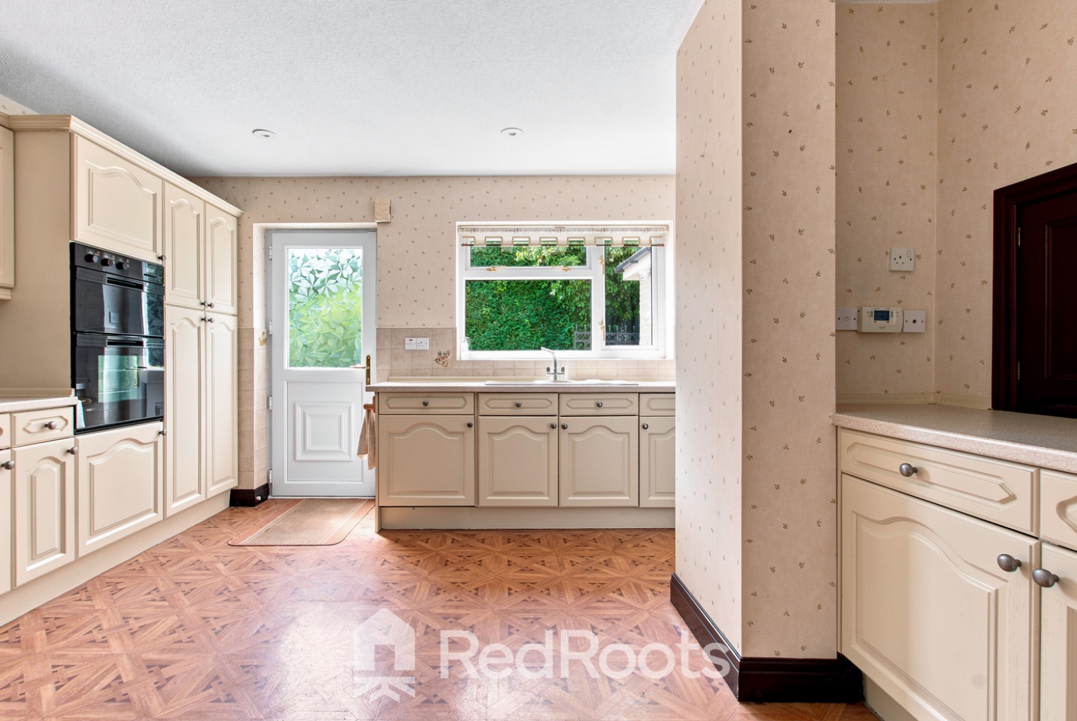 4 bed bungalow for sale in Clayton, Doncaster, South Yorkshire, DN5  - Property Image 4