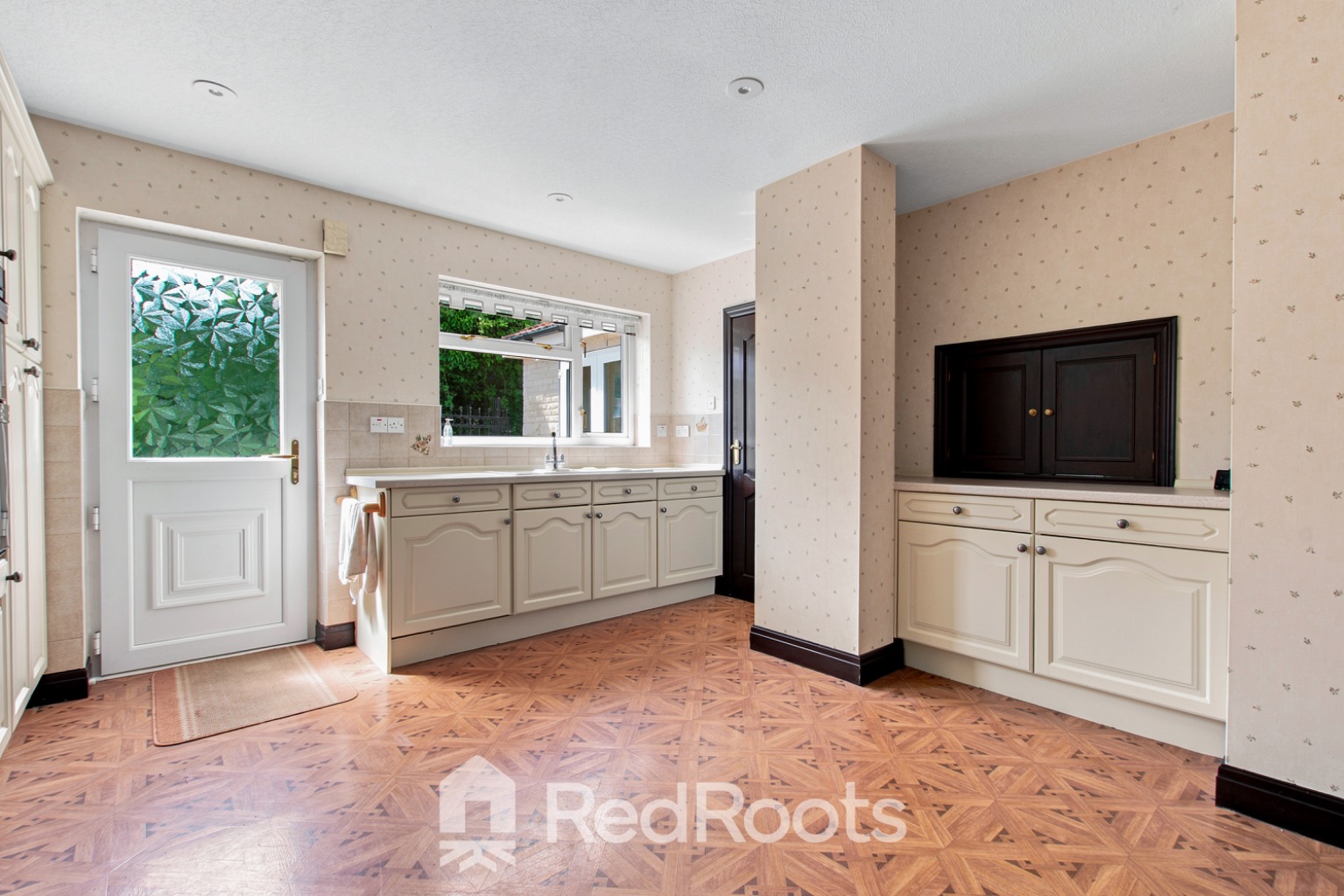 4 bed bungalow for sale in Clayton, Doncaster, South Yorkshire, DN5  - Property Image 3