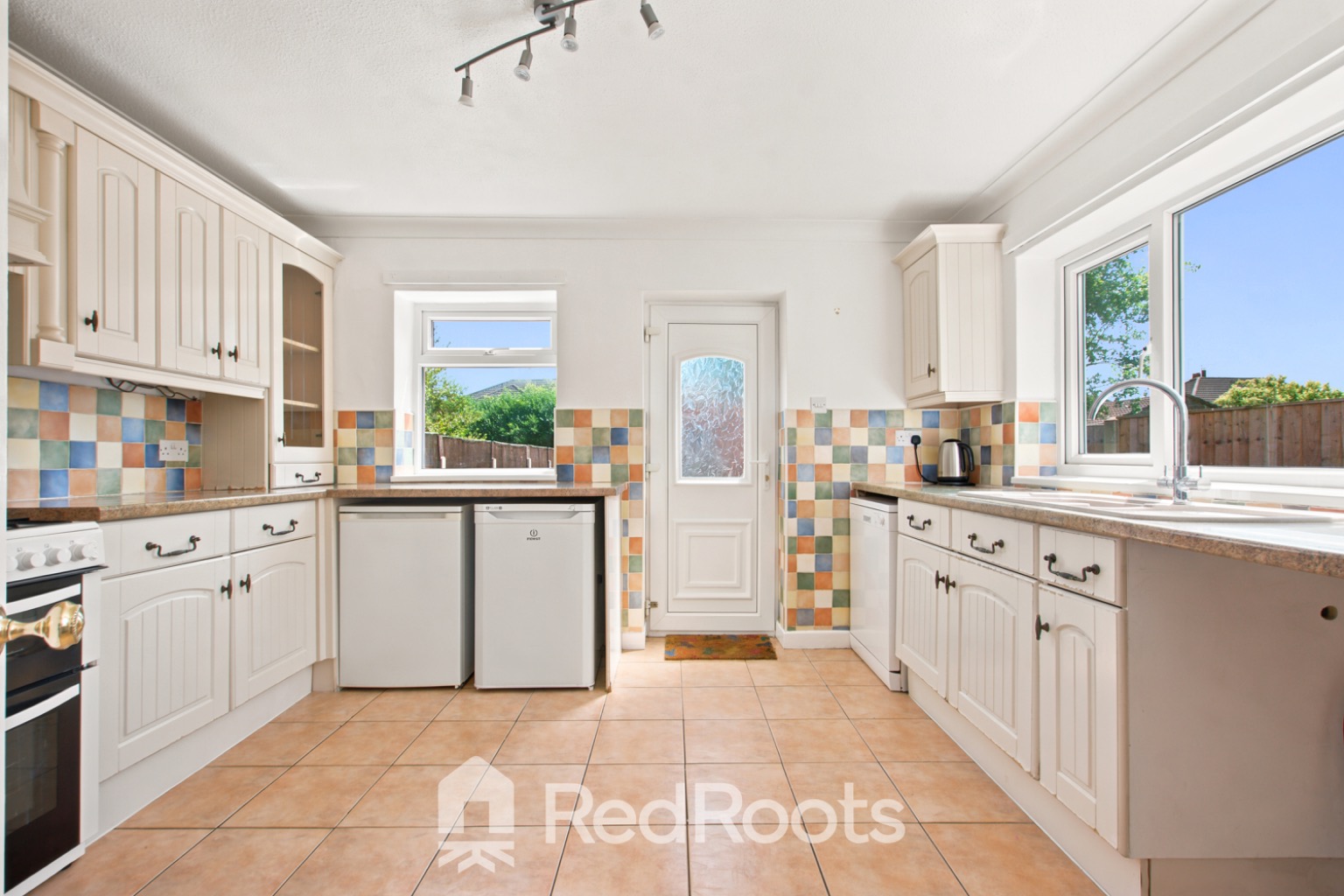 2 bed semi-detached house for sale in Shakespeare Avenue, Sprotbrough, Doncaster, DN5  - Property Image 5