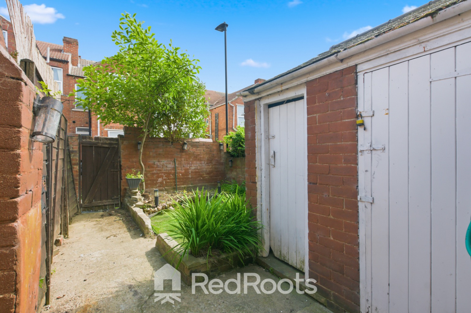 2 bed terraced house for sale in Clarence Avenue, Doncaster, South Yorkshire, DN4 - Property Image 2