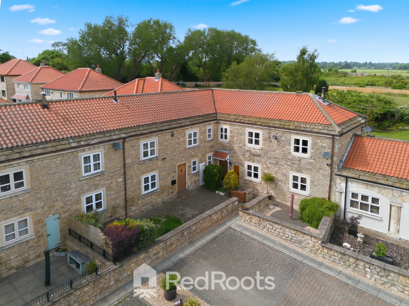 4 bed cottage for sale in Grove Court, Marr, Doncaster, DN5  - Property Image 1