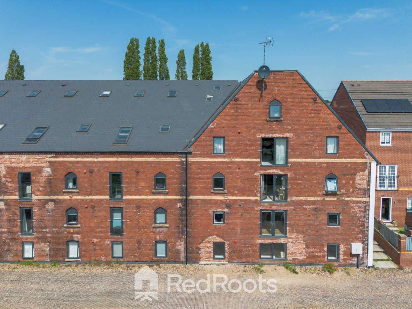 2 bed flat for sale in Kiln Court, Kirk Sandall, Doncaster, DN3 - Property Image 1