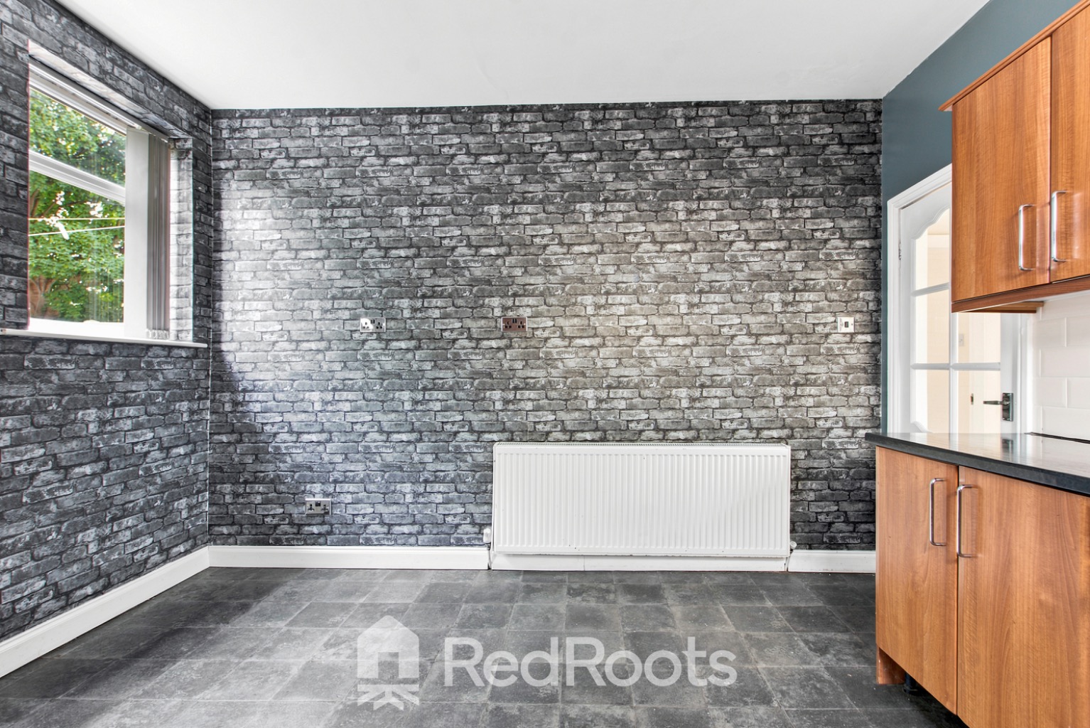 3 bed end of terrace house for sale in Smith Square, Doncaster, South Yorkshire, DN4 - Property Image 4