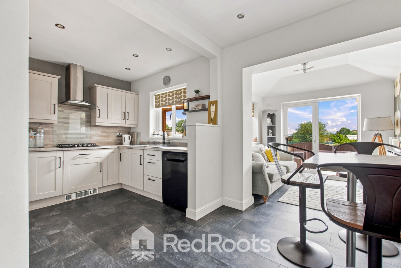 4 bed semi-detached house for sale in Clifton Drive, Sprotbrough, Doncaster, DN5  - Property Image 8