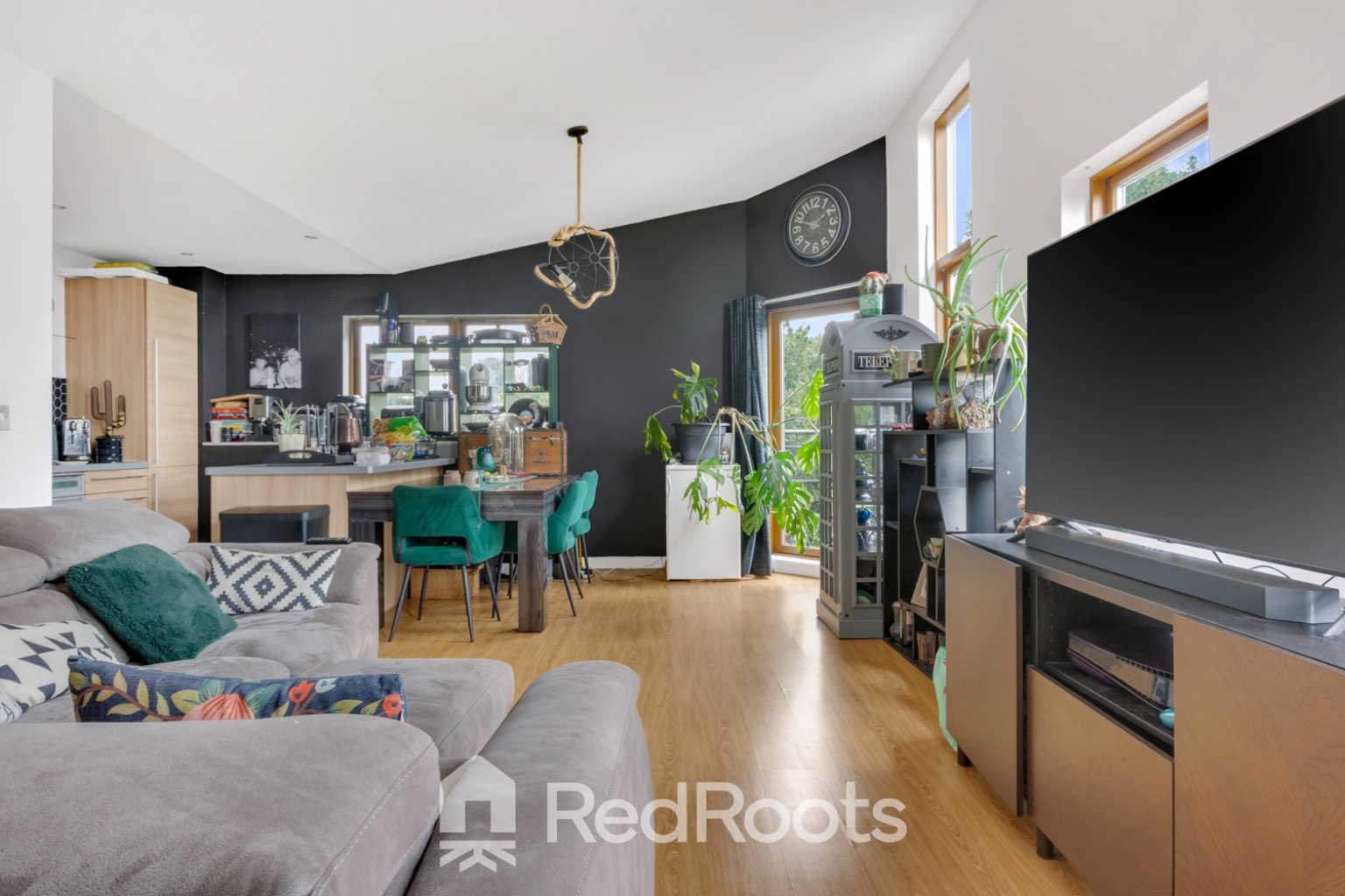 2 bed flat for sale in Stone Arches, York Road, Doncaster, South Yorkshire, DN5 - Property Image 5