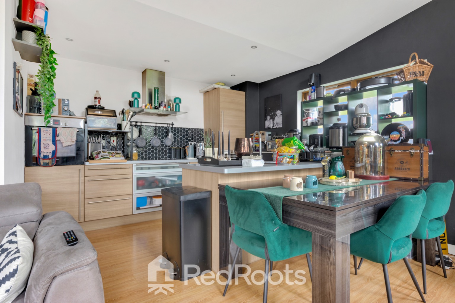2 bed flat for sale in Stone Arches, York Road, Doncaster, South Yorkshire, DN5 - Property Image 8