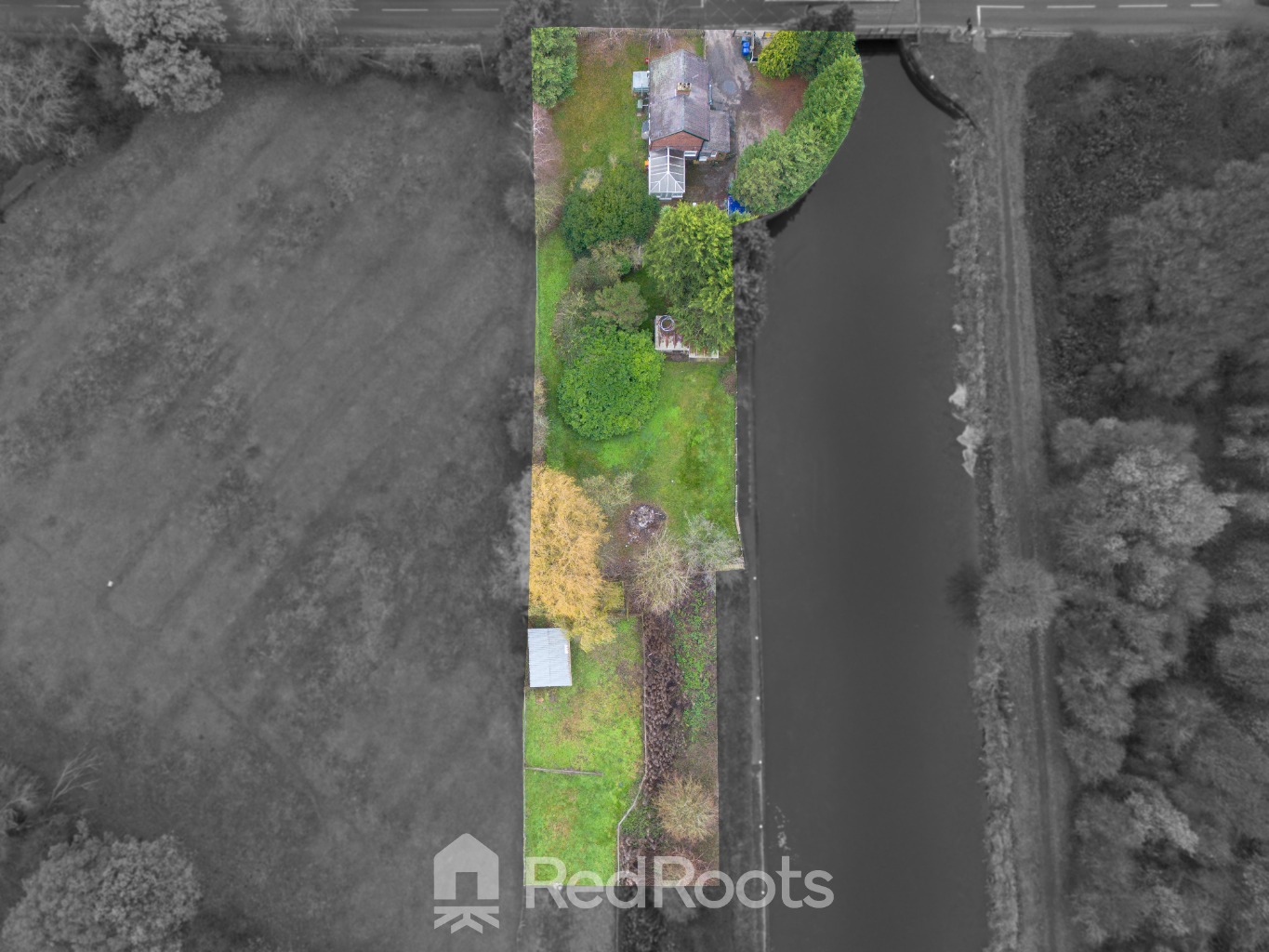 3 bed detached house for sale in Swing Bridge House, Kirkhouse Green, Doncaster, South Yorkshire, DN7 5TE  - Property Image 4