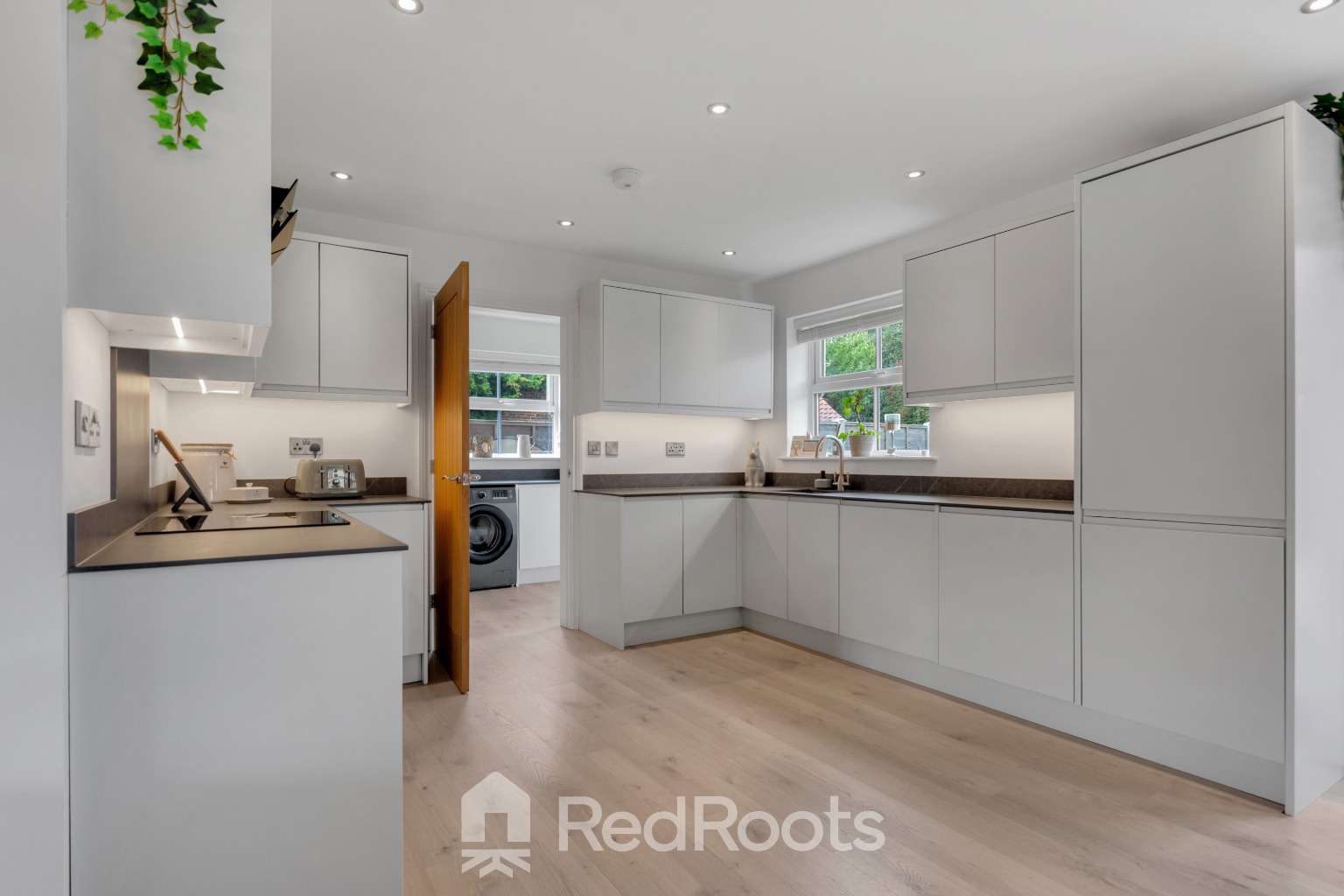 5 bed detached house for sale in The Willows, Main Street, Graizelound, Haxey, Doncaster, Lincolnshire, DN9 2LY  - Property Image 9