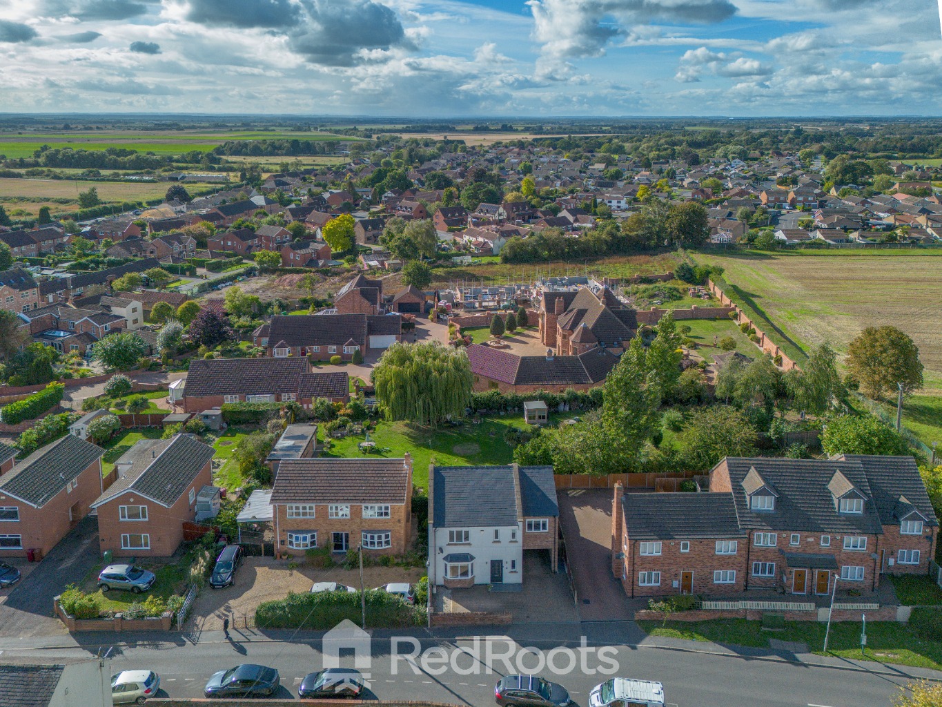 5 bed detached house for sale in Newbigg, Westwoodside, Doncaster, Lincolnshire, DN9 2AT  - Property Image 4