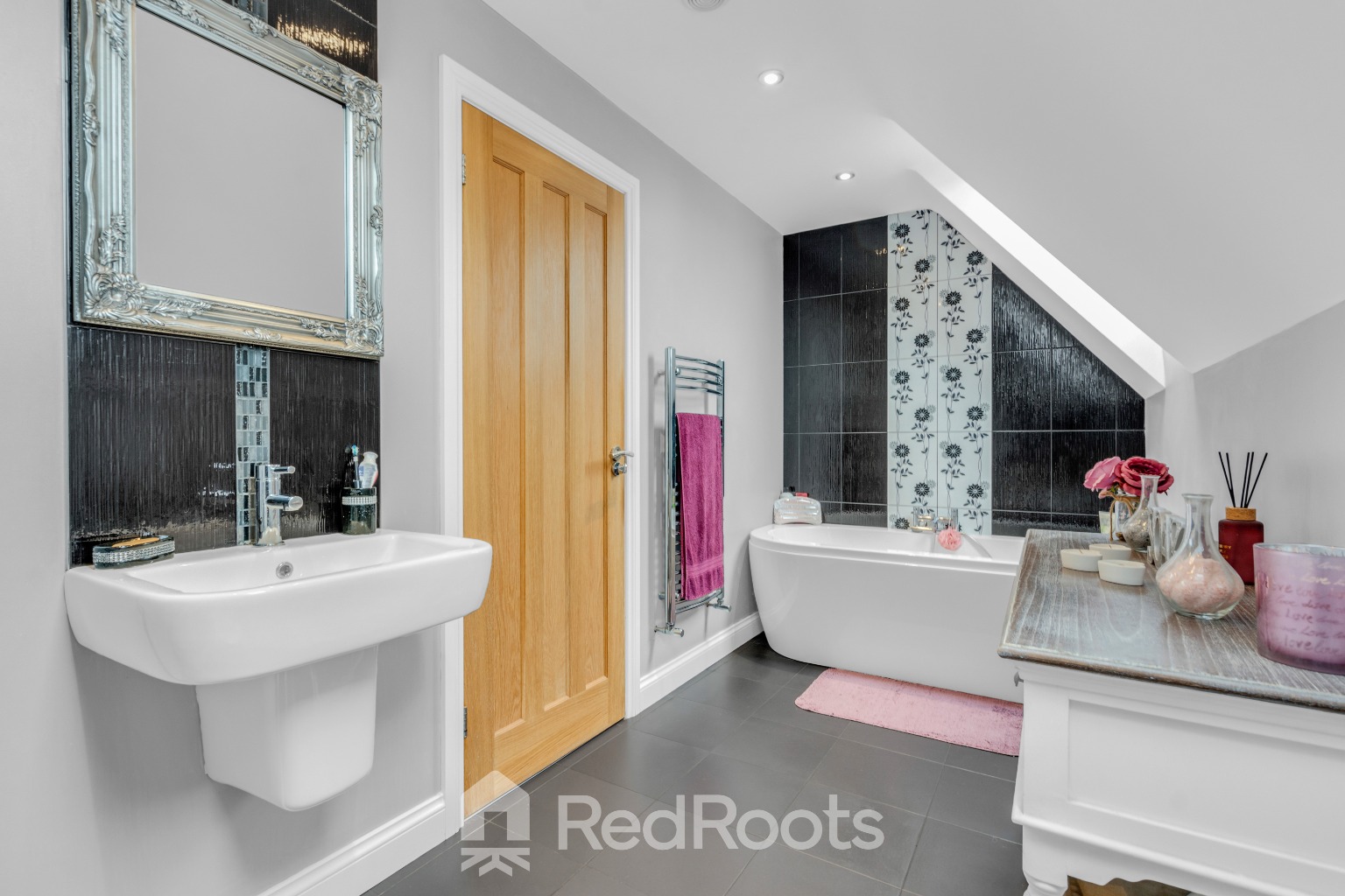 4 bed detached house for sale in Holm Road, Westwoodside, Doncaster, Lincolnshire, DN9 2EY  - Property Image 24