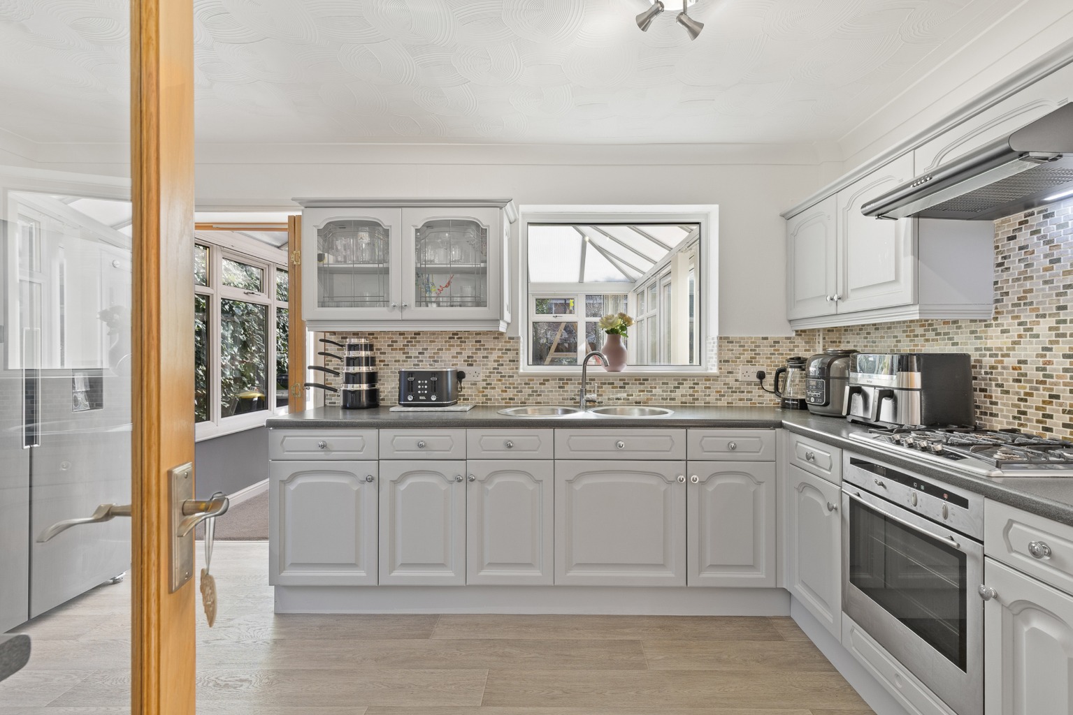 4 bed detached house for sale in Greenwood Avenue, Balby, Doncaster, South Yorkshire, DN4 0XE  - Property Image 7