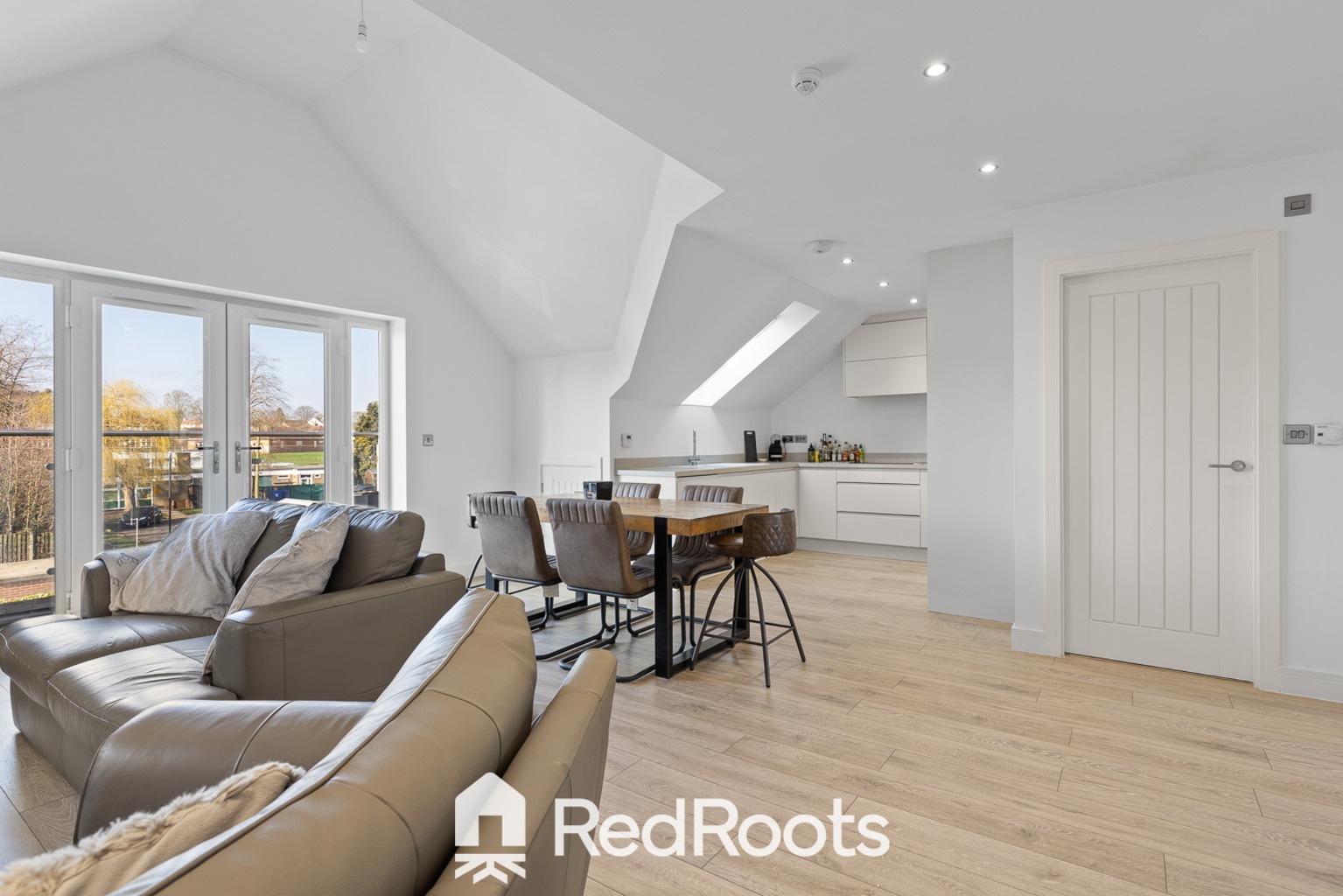 2 bed penthouse for sale in Regent Court, Station Road, Bawtry, Doncaster, South Yorkshire, DN10 6TL  - Property Image 4