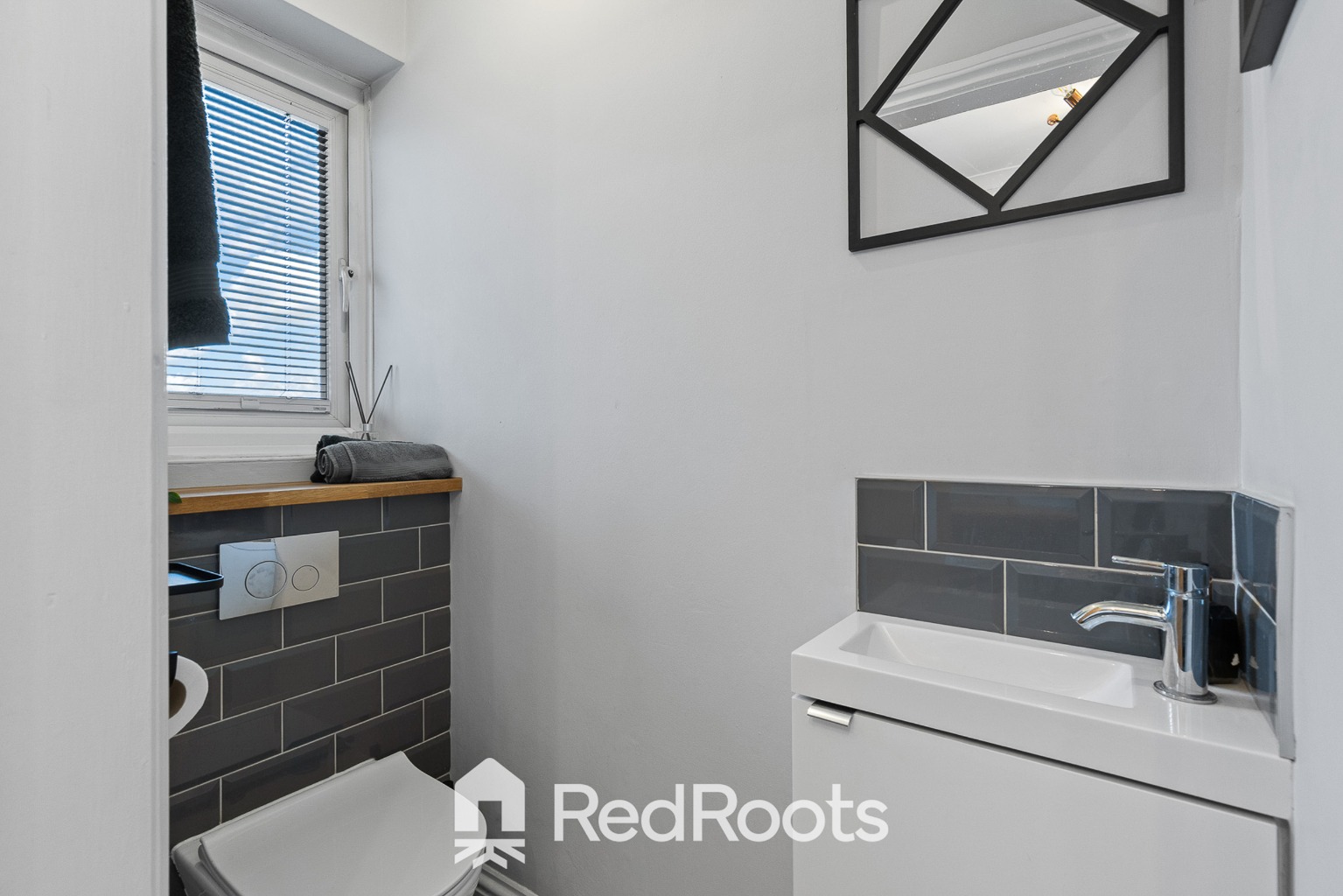 4 bed detached house for sale in Upperthorpe Road, Westwoodside, Doncaster, Lincolnshire, DN9 2AQ  - Property Image 8