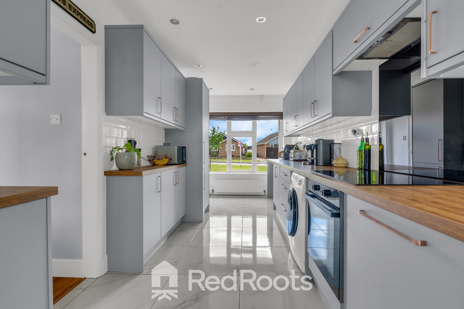 3 bed detached house for sale in Park Lane, Westwoodside, Doncaster, Lincolnshire, DN9 2EG  - Property Image 4