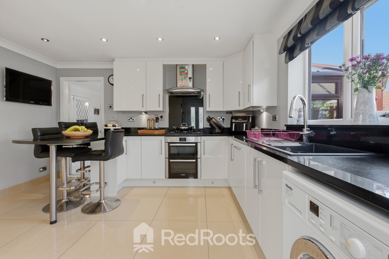 4 bed detached house for sale in Fields Close, Epworth, Doncaster, Lincolnshire, DN9 1TL  - Property Image 4