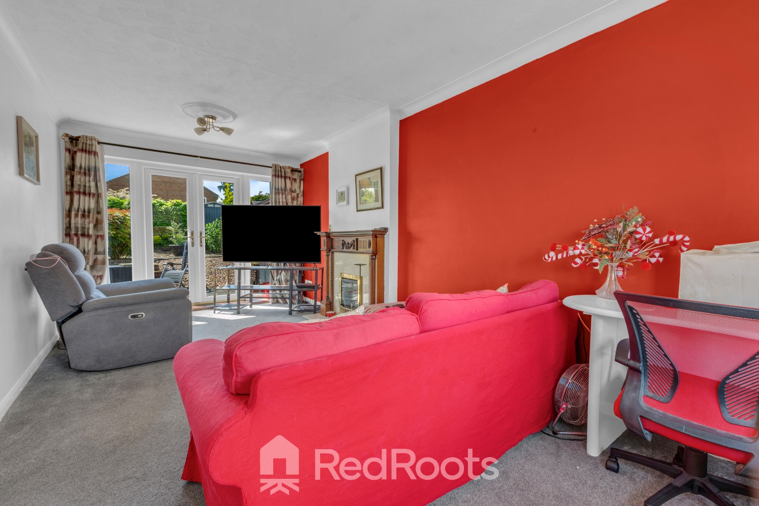 2 bed semi-detached bungalow for sale in Hunters Croft, Haxey, Doncaster, Lincolnshire, DN9 2NX  - Property Image 5
