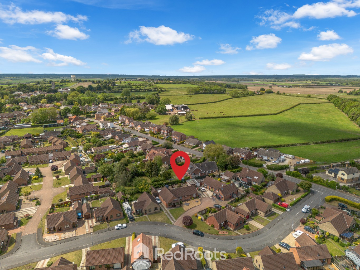 2 bed semi-detached bungalow for sale in Hunters Croft, Haxey, Doncaster, Lincolnshire, DN9 2NX  - Property Image 2
