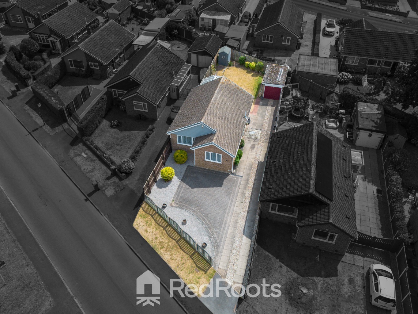 3 bed detached bungalow for sale in Park Lane, Westwoodside, Doncaster, Lincolnshire, DN9 2EF  - Property Image 2