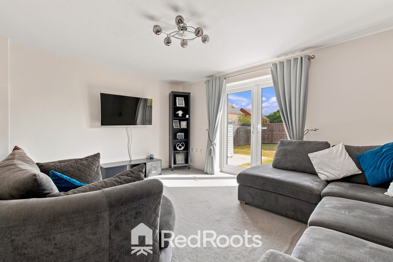 3 bed semi-detached house for sale in Garratt Way, Thorne, Doncaster, South Yorkshire, DN8 5EW  - Property Image 4