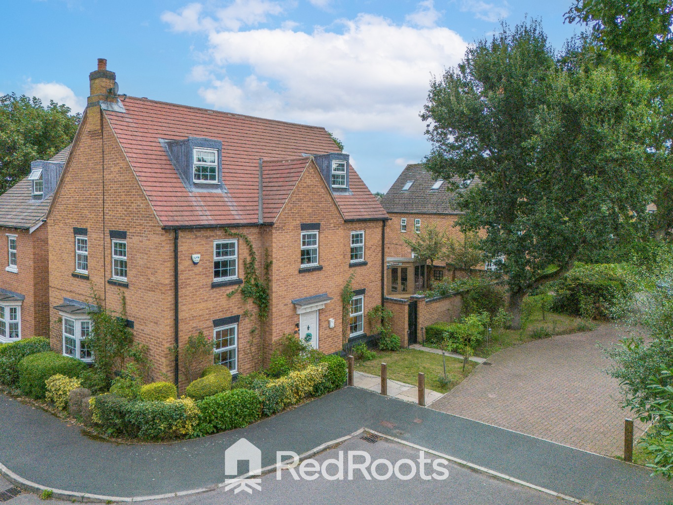 5 bed detached house for sale in Woodlands Gardens, Edenthorpe, Doncaster, South Yorkshire, DN3 2BH  - Property Image 3