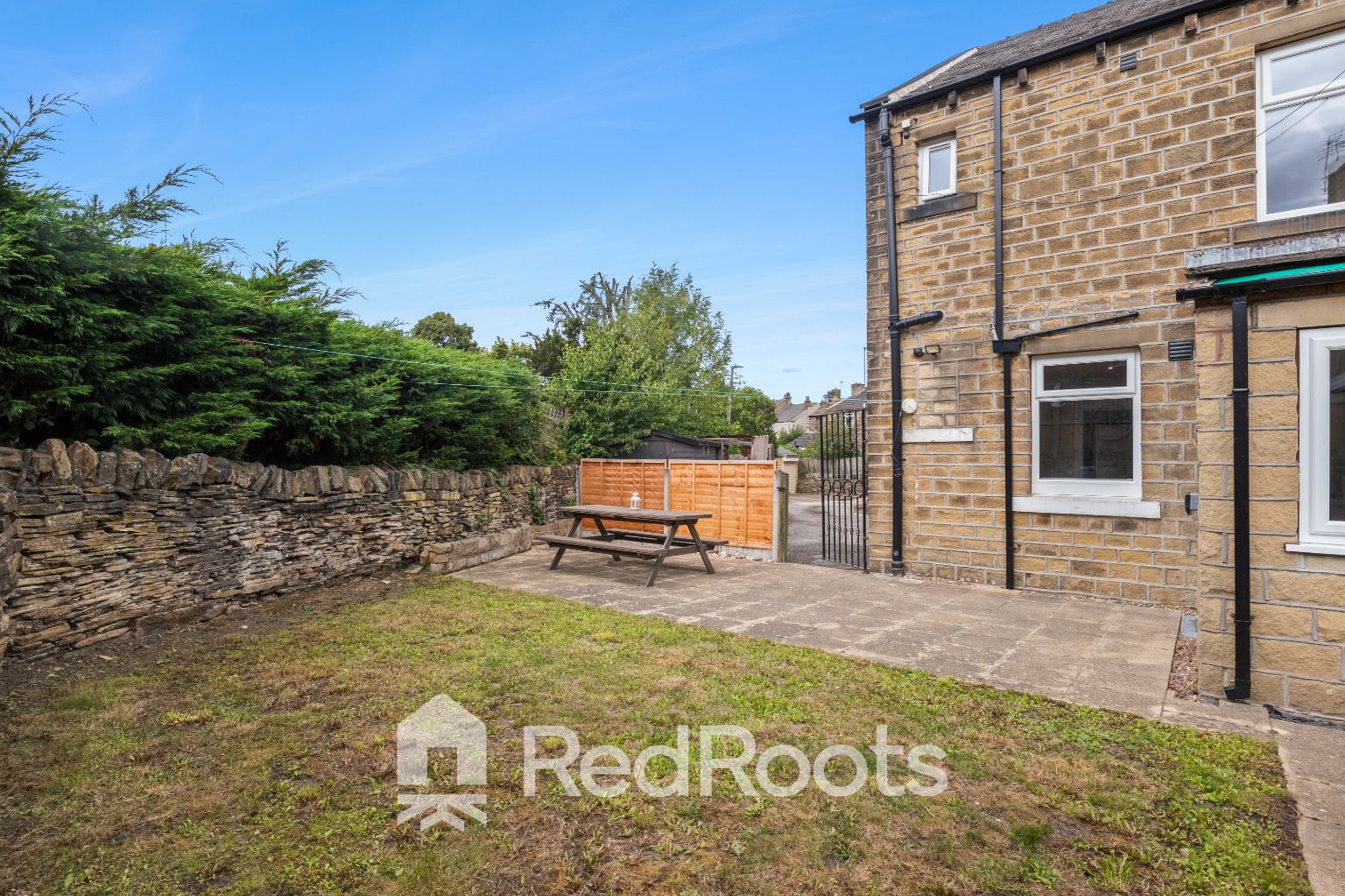 3 bed semi-detached house for sale in Wakefield Road, Almondbury, Huddersfield, HD5 8PS  - Property Image 3