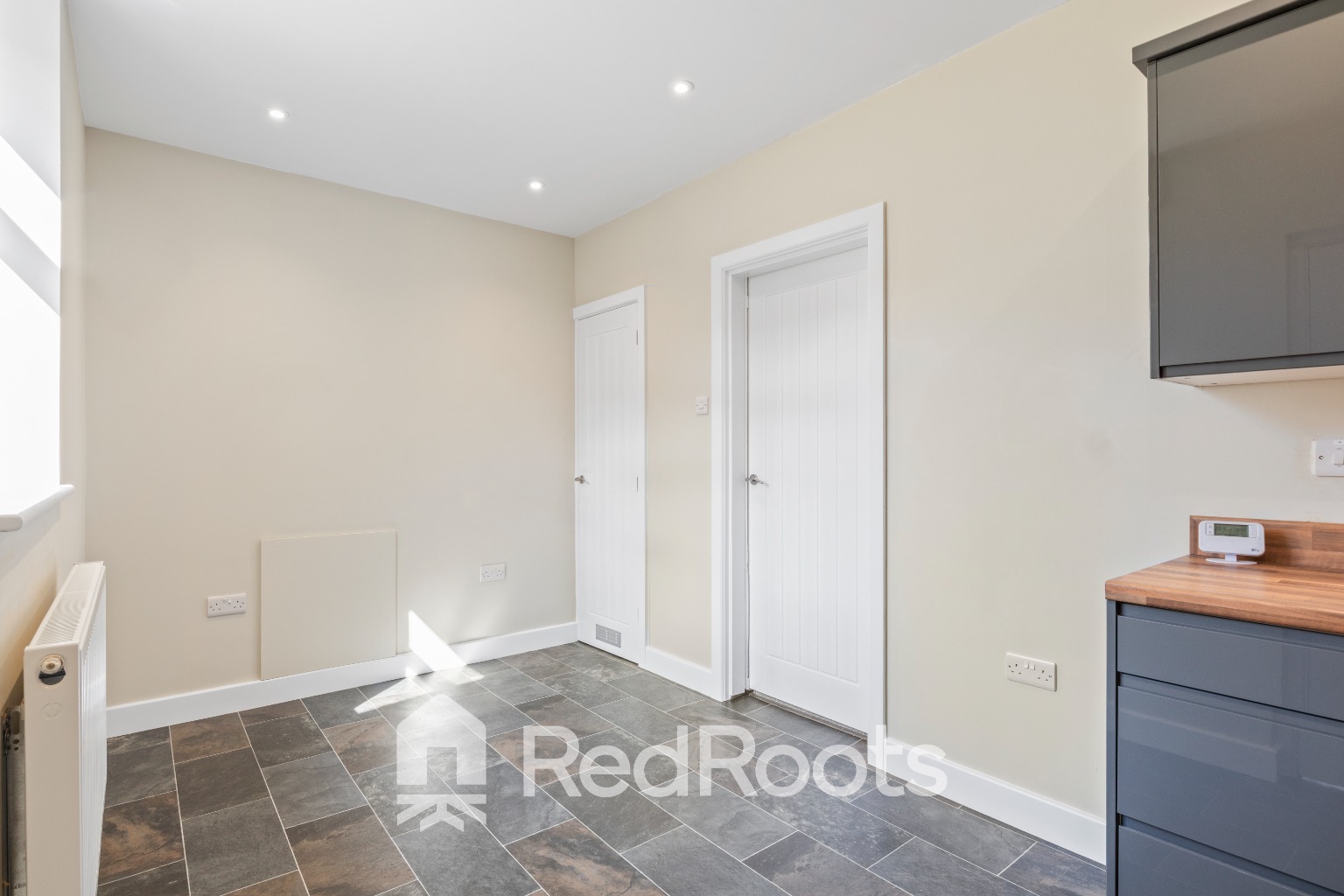 3 bed semi-detached house for sale in Wakefield Road, Almondbury, Huddersfield, HD5 8PS  - Property Image 11