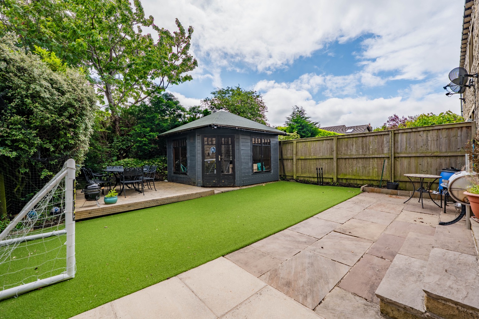 3 bed semi-detached house for sale in Windmill View, Scholes, Holmfirth, HD9 1SA  - Property Image 2