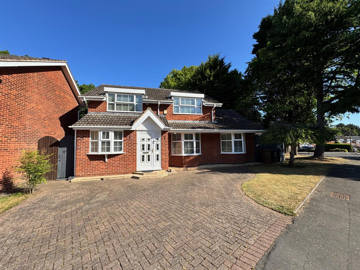 5 bed detached house for sale in Kingsleigh Drive, Birmingham, B36 