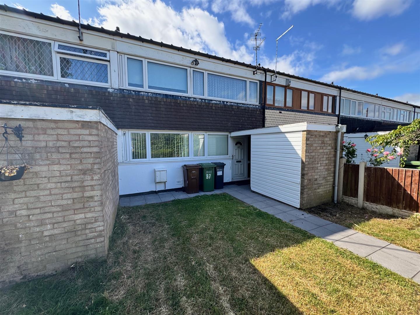 3 bed terraced house for sale in Falkland Way, Solihull - Property Image 1