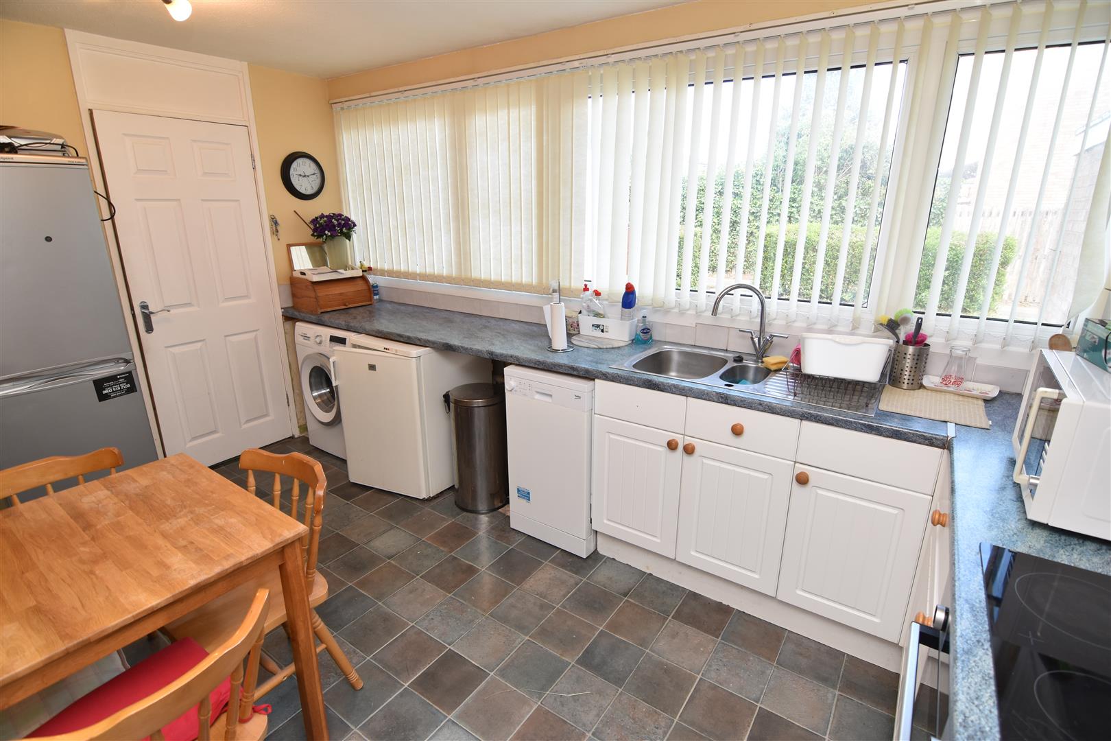 3 bed terraced house for sale in Falkland Way, Solihull  - Property Image 2