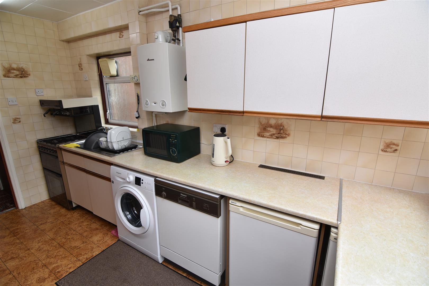 3 bed semi-detached house for sale in Ermington Crescent, Birmingham  - Property Image 5