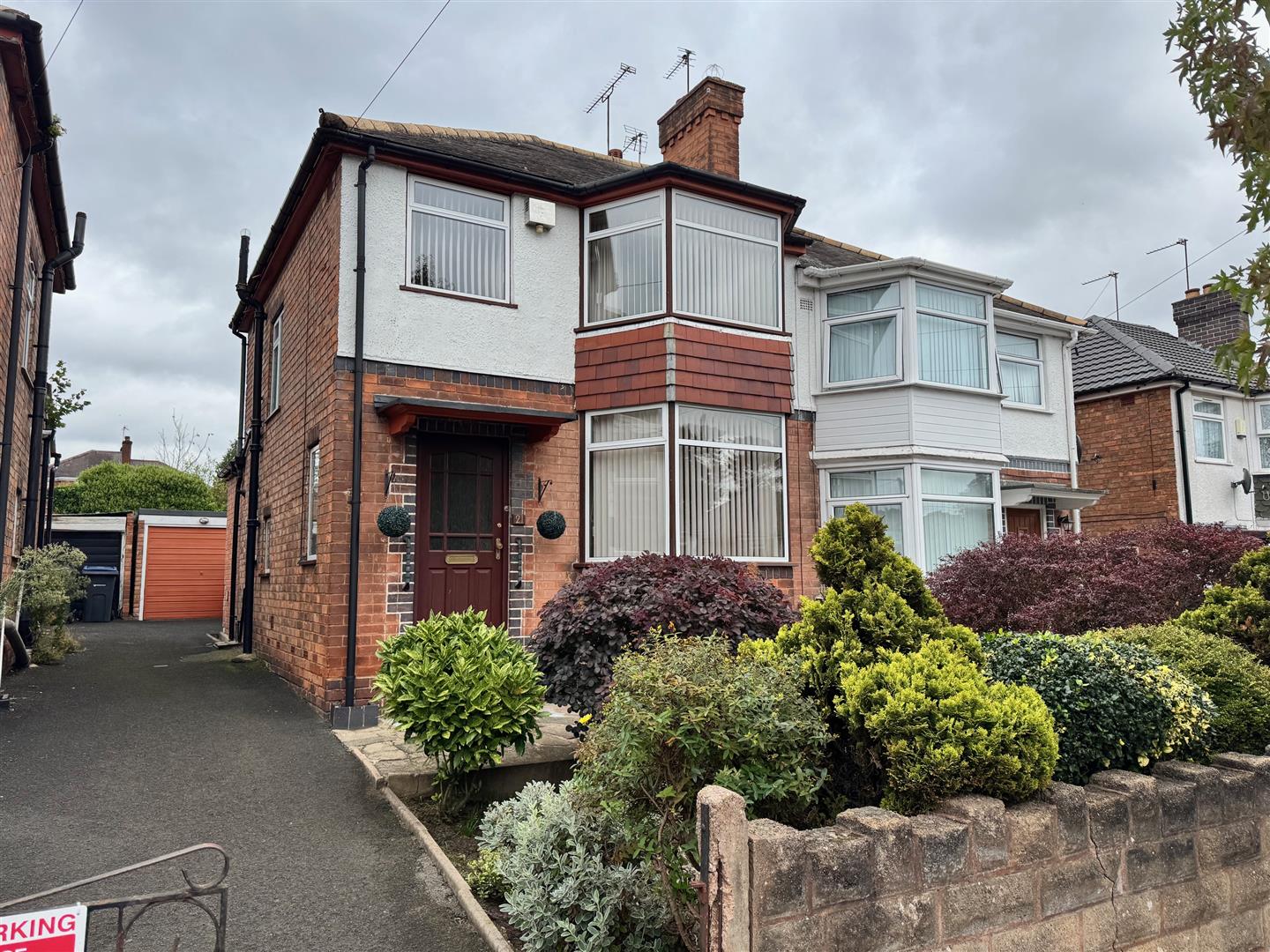 3 bed semi-detached house for sale in Ermington Crescent, Birmingham - Property Image 1
